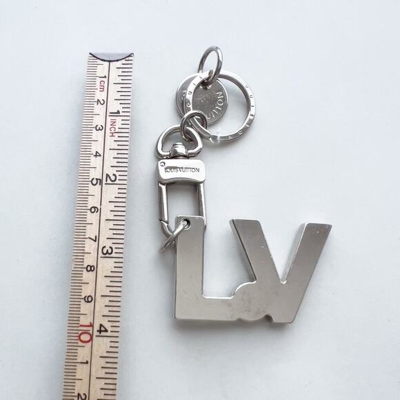 Louis Vuitton Keychain Bag Charm LV Logo Silver Authentic Key Holder - Picture 7 of 8